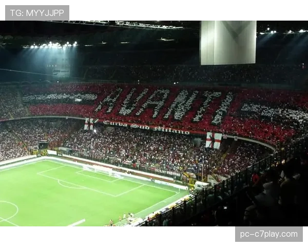 深度报道：圣西罗-梅阿查球场草皮更换工程启动，旨在降低球员伤病率提升比赛流畅度